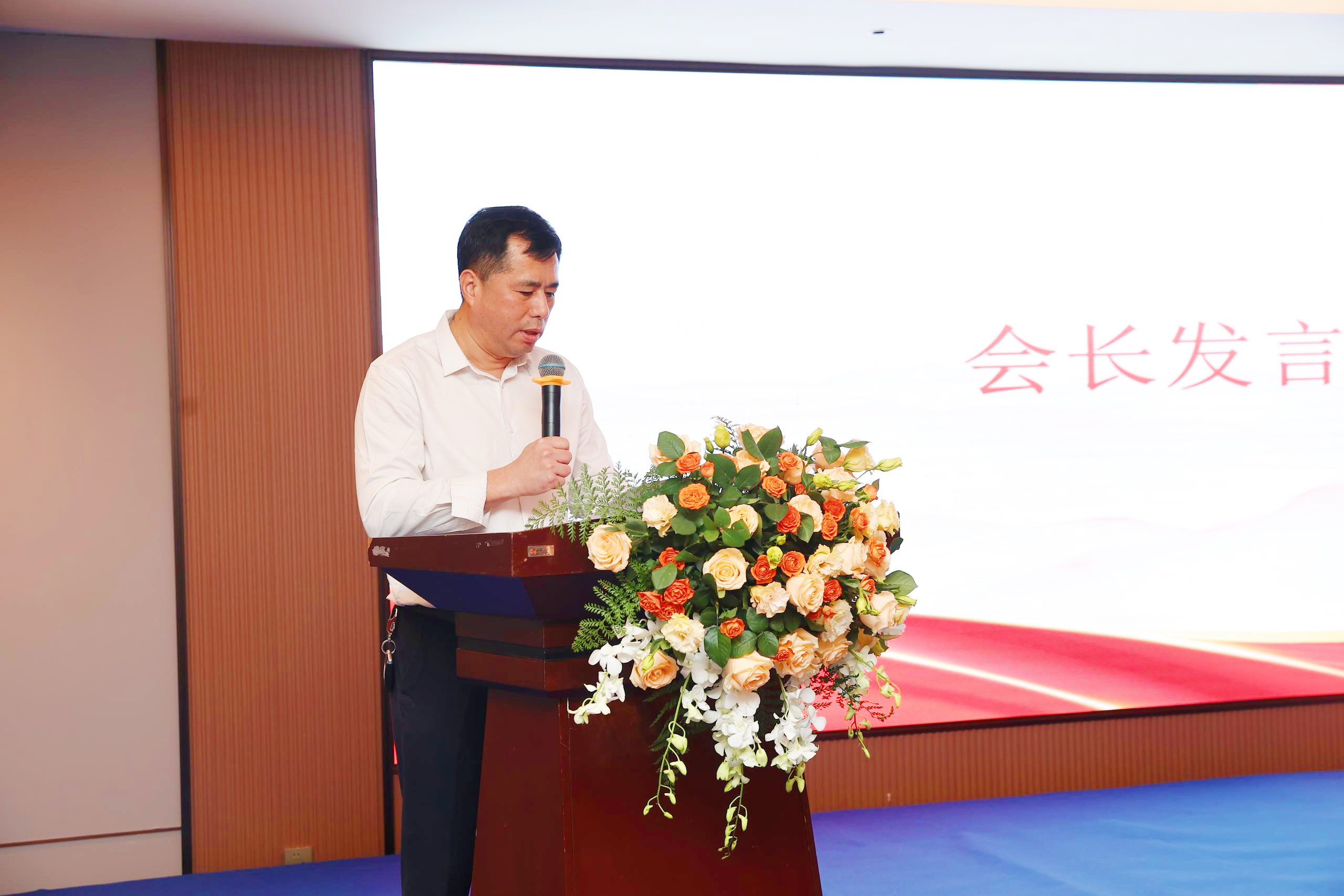 王健明代表平潭校友发言.jpg
